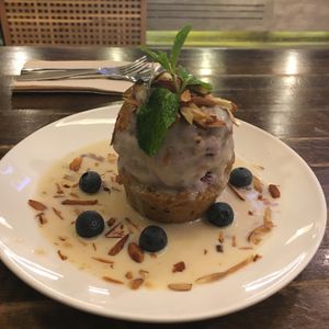 Blueberry tartlet with blueberry icecream at Veganerie - Mercury Ville in Bangkok