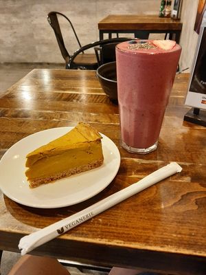 Sugar free pumpkin pie and super food smoothie at Veganerie - Mercury Ville in Bangkok