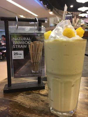 Mango-Shake at Veganerie - Mercury Ville in Bangkok