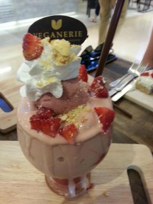 Strawberry Cheesecake Frappe at Veganerie - Mercury Ville in Bangkok