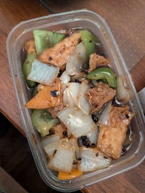 Black bean and green pepper tofu at Ricebox in Edinburgh