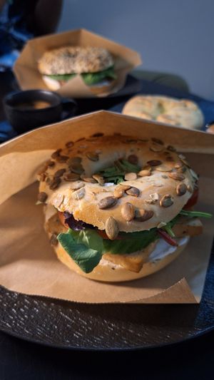 Alles vegan, Super leckere frische Bagels 🥰 at GegenVind Café in Hamburg