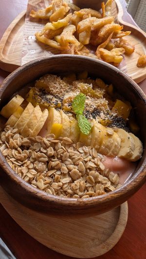 lovegan smoothie bowl at Lovegan Cafe in Moalboal
