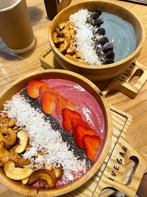 smoothie bowls at iVegan Supershop Hoi An - Healthy Plant Based Cafe in Hoi An