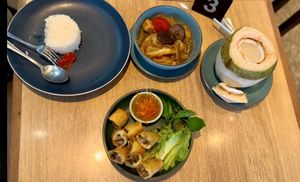 My lunch feast   at DMK - S & P - T1 in Bangkok