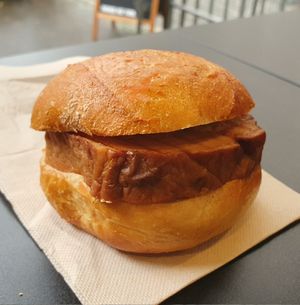 Leberkässemmel at Die Vegane Fleischerei in Augsburg