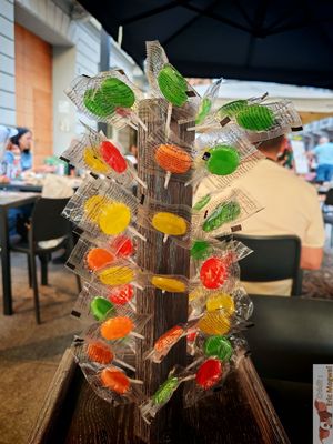 free lollipops at Assaje - Navigli in Milan