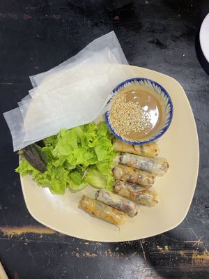 Spring rolls (unreal)  at Quan Chay Dam in Hoi An