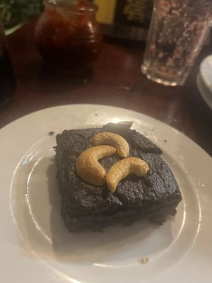 Brownie  at Quan Chay Dam in Hoi An