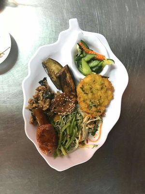 Morning buffet (30k dongs) at Quan Chay Dam in Hoi An