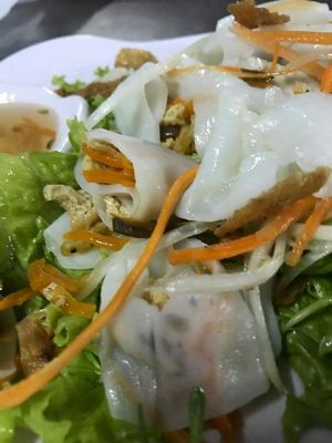 Stuffed pancakes (15k dongs) at Quan Chay Dam in Hoi An