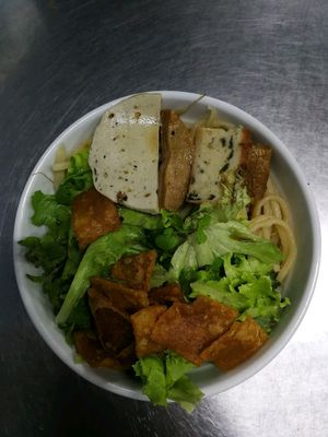 local vietnamese food at Quan Chay Dam in Hoi An