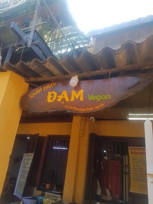 Front sign at Quan Chay Dam in Hoi An