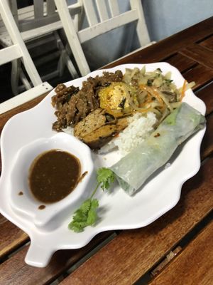 A full meal for 30.000 VND at Quan Chay Dam in Hoi An