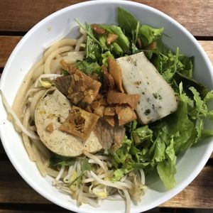 Cao lau  at Quan Chay Dam in Hoi An