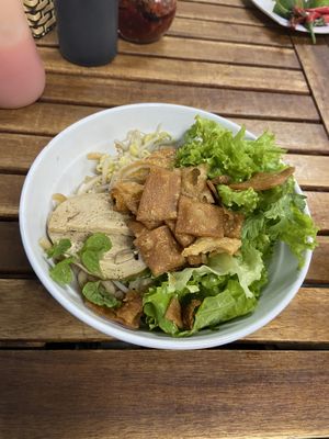 Cao lau at Quan Chay Dam in Hoi An