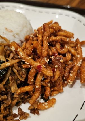 these were stale and chewy, not crunchy like other places at Sawasdee Vegetarian in Bangkok