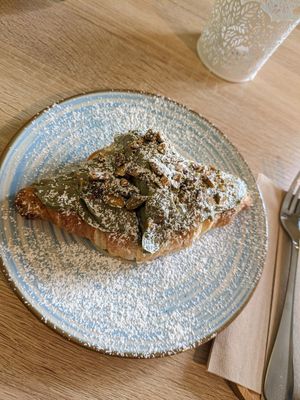 Pistazien Croissant at Oats & Coffee in Stralsund