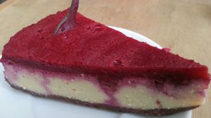 raspberry tofu cheesecake at W Gruncie Rzeczy in Warsaw