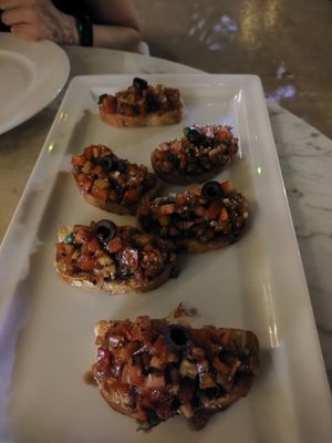 Vegan bruschetta at Green Theory in Bangalore