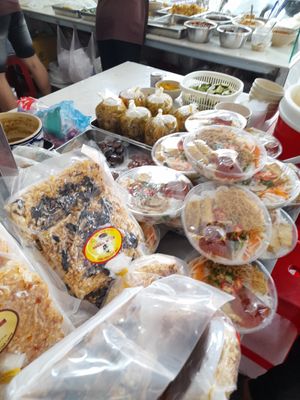 Pre made vegan foods at Thôi Kệ in Ho Chi Minh City