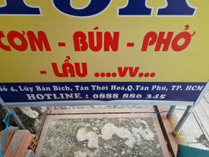 Sign outside at Thôi Kệ in Ho Chi Minh City
