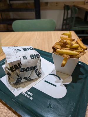  at Bioburger in Versailles
