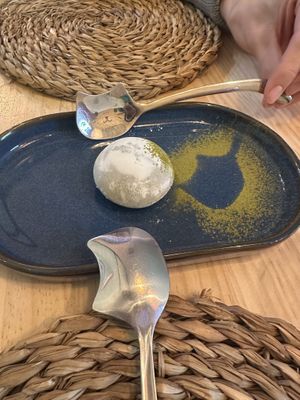 Mochi de matcha  at Shiroi Tsuki in Torre Del Mar
