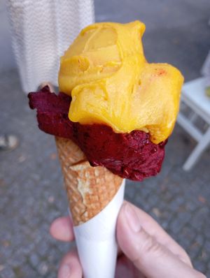 "Blaubeer Sorbet" und "Mango Sorbet" at Süsse Sünde in Berlin