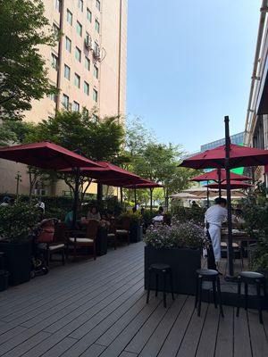 Outside seating  at Qingchunli in Hangzhou