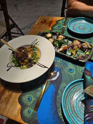 Stuffed mushroom and sushi at MALQUERER in Sevilla