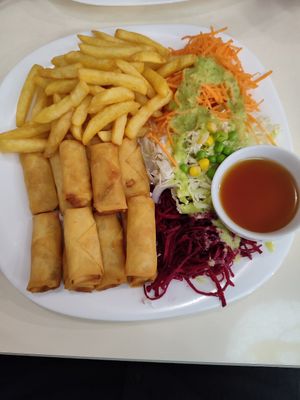 Golden rolls set/29pln at Loving Hut - Warynskiego in Warsaw