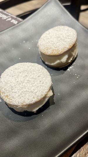 Ricotta e pere  at Arrecrià Bistrot in Naples