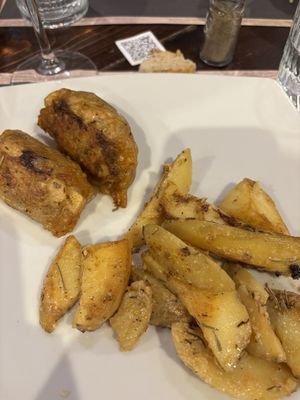 Non pollo e patate  at Arrecrià Bistrot in Naples
