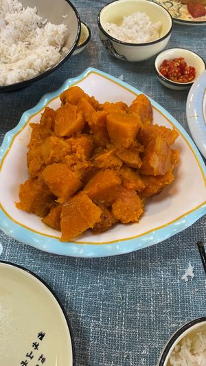 Braised pumpkin (油焖老南瓜), delicious! at Yu Long He Restaurant - 阳朔县金囍汇私房菜, 遇龙河店 in Guilin