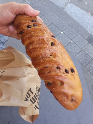 to go: viennoise chocolat 2€ at Land & Monkeys - Montmartre in Paris