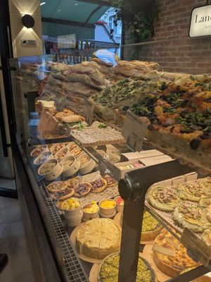  at Land & Monkeys - Montmartre in Paris