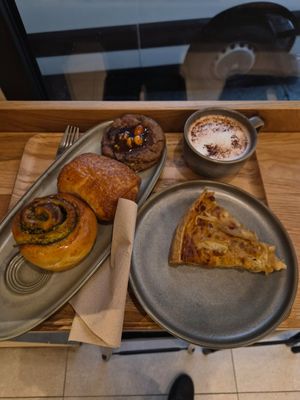  at Land & Monkeys - Montmartre in Paris