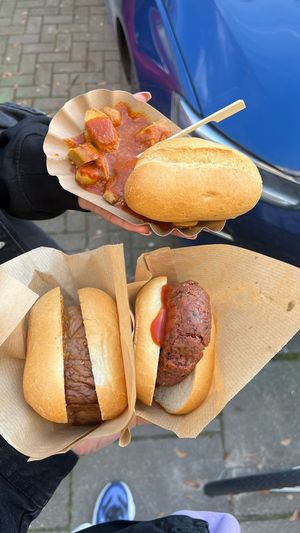 Currywurst, Frikadellen und Leberkäsebrötchen at Die Vegane Fleischerei - Hamburg in Hamburg