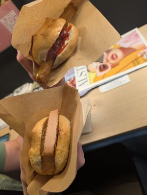 Leberkäs Brötchen und Chili Cheese Bratwurst at Die Vegane Fleischerei - Hamburg in Hamburg