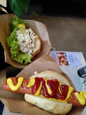 Crab burger, bockwurst at Die Vegane Fleischerei - Hamburg in Hamburg