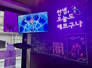 Loud Korean music   at Soju Pocha 소주포차 in Porto