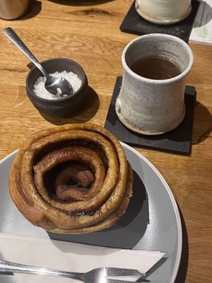 Cinnamon bun & cookies and cream tea  at Hebden Tea in York