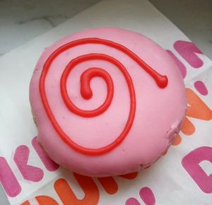 "Strawberry Swirl Vegan" at Dunkin' - Badstrasse in Berlin