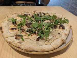 Truffle pizza at Domo in Barcelona