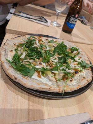 Apple, walnuts and c arugula at Domo in Barcelona