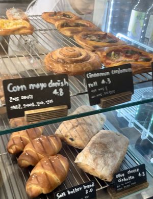 Ciabatta, Cinnamon Roll   at URT 유알티 in Seoul