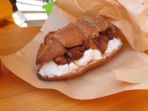 Fig cheese sandwich 6/10 at URT 유알티 in Seoul