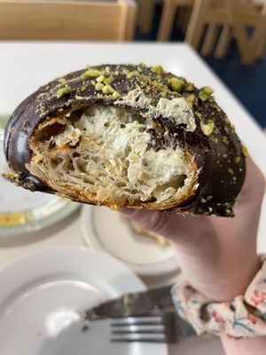  Pistachio cream filling    at URT 유알티 in Seoul