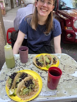  Front plate is my meal (vegan tacos) back plate is my sisters which is not vegan    at Tacos Hola El Güero in Mexico City